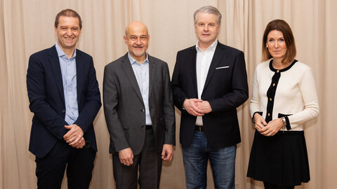 Gruppenbild mit Christof Gattringer, Gregor Weihs, Rupert Ursin und Henrietta Egerth