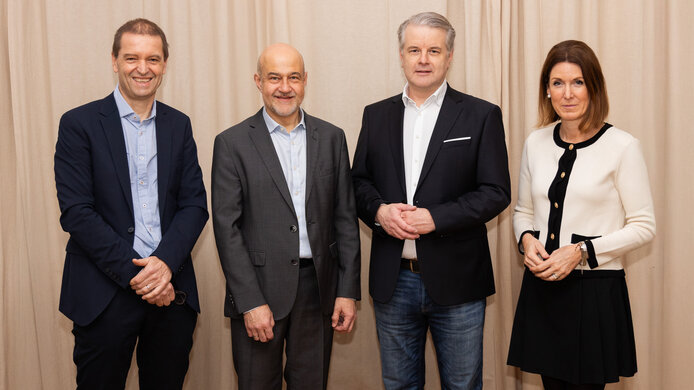 Gruppenbild mit Christof Gattringer, Gregor Weihs, Rupert Ursin und Henrietta Egerth