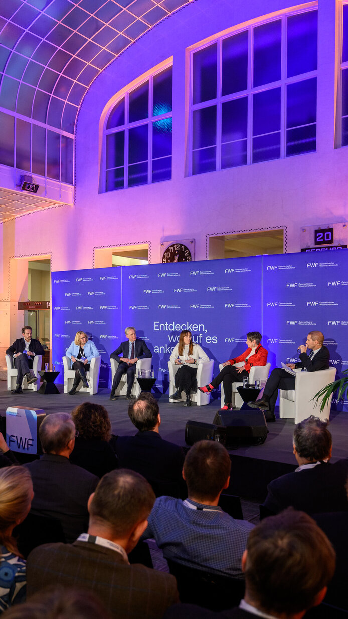 Martin Hetzer, Henrike Hartmann, Robbert Dijkgraaf, Stephanie J. Ellis, Sabine Herlitschka und Christof Gattringer